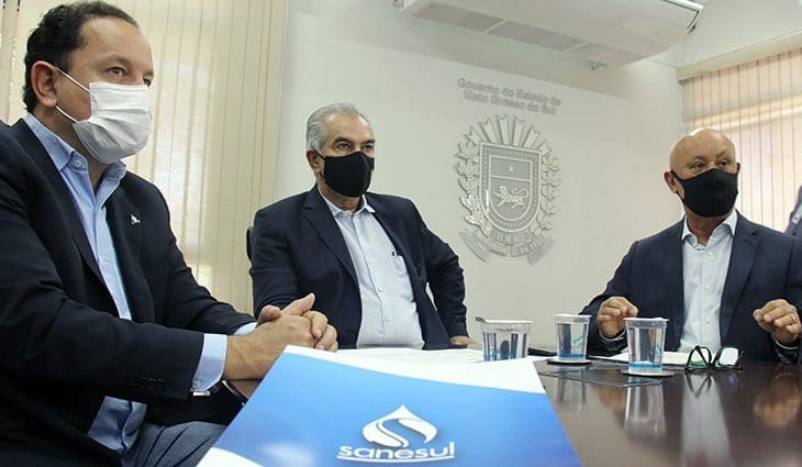Governo acaba com tarifa mínima e reduz cobrança de água para consumidores da Sanesul