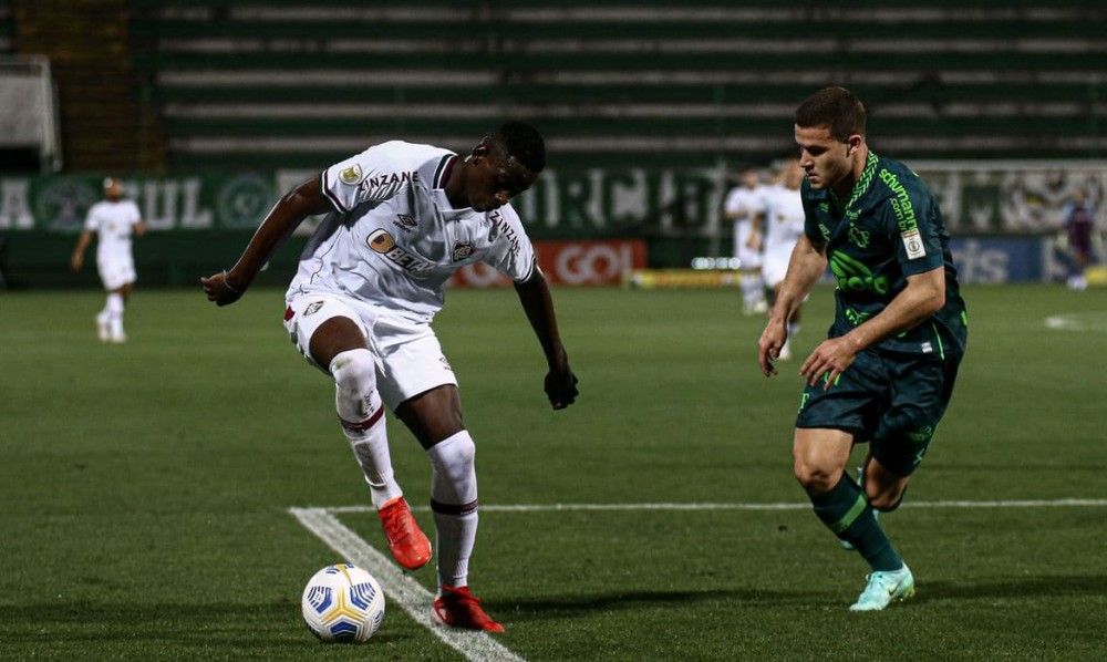 Fluminense recebe Chapecoense em busca de vaga na Libertadores