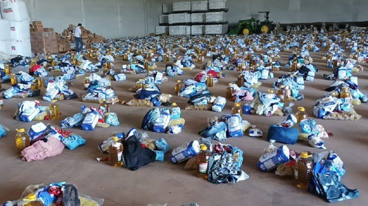 Menonitas entregam cestas básicas e esperam libertação de membro da comunidade sequestrado