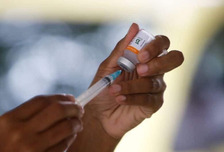Anvisa avalia pedido para que crianças sejam vacinadas com CoronaVac