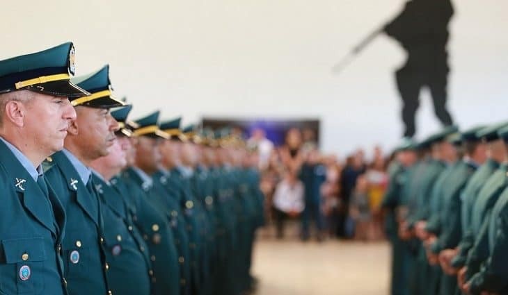 Govero promove bombeiros e policiais militares e zera fila de promoções de 2021
