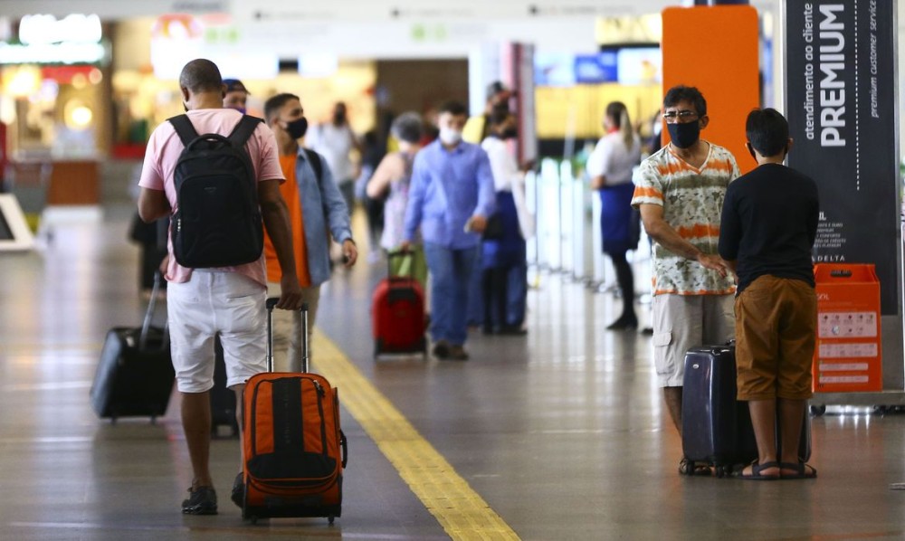 Pandemia causa suspensão de 4,5 mil voos em todo o Mundo