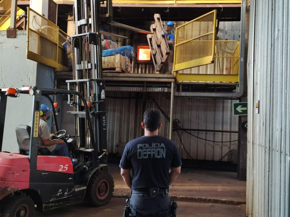 DOF e DEFRON incineram droga apreendida em operações na fronteira
