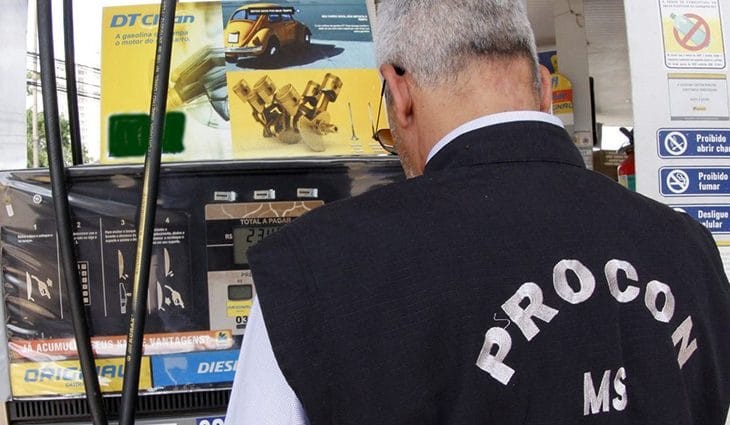 Estado avalia manter congelamento da pauta dos combustíveis