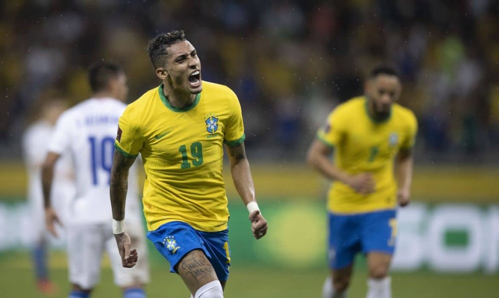 Brasil goleia o Paraguai nas Eliminatórias
