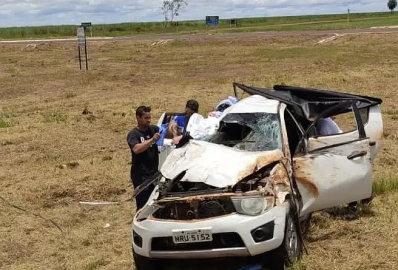 Padre sofre acidente ao perder controle de veículo na BR-060