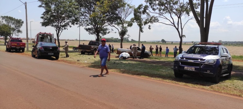 Colisão entre caminhonete e carro mata uma pessoa em Rio Brilhante
