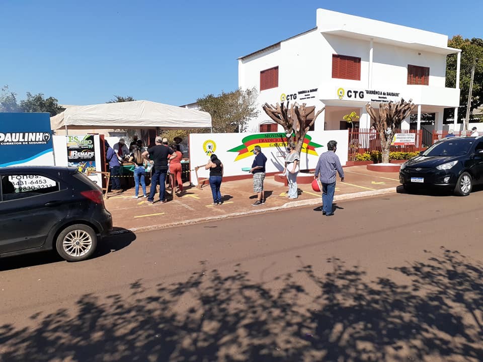 Querência da Saudade faz churrasco drive thru neste domingo