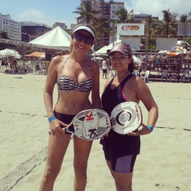 Federação de Beach Tennis faz torneio em homenagem ao dia das mulheres