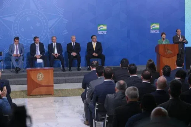 Governo lança plano para tentar reduzir importação de fertilizantes