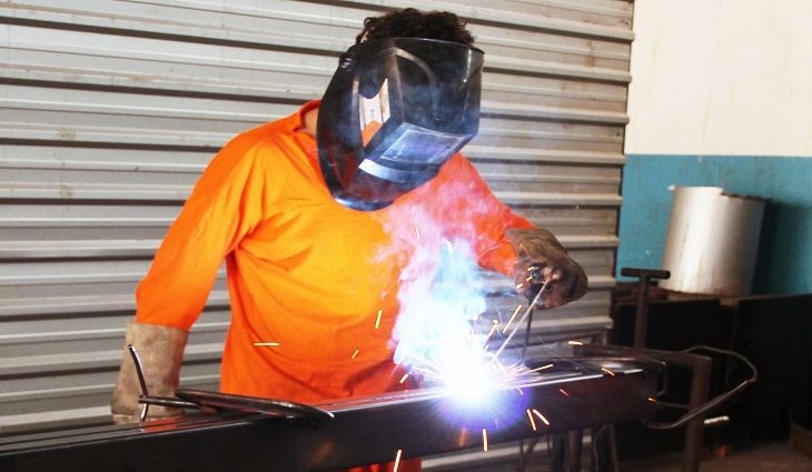 Capacitação em serralheria é oferecida em presídios do Estado