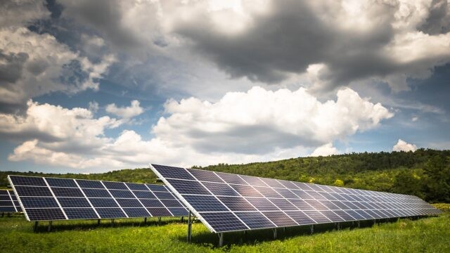 Brasil é 4º país que mais cresceu em energia solar em 2021