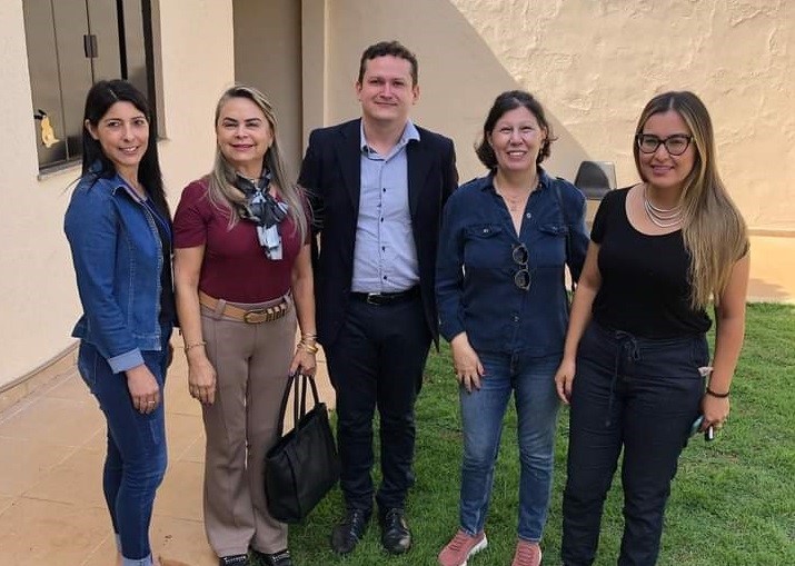 Vereadoras conhecem projeto que beneficia criança e adolescentes no CAPS i