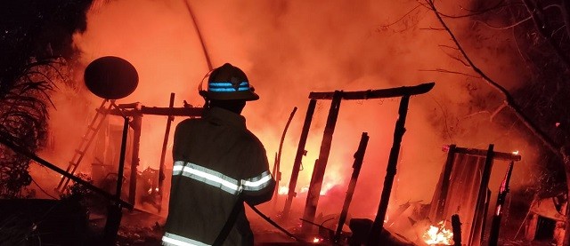 Casa de idosa pega fogo em Pedro Juan Caballero