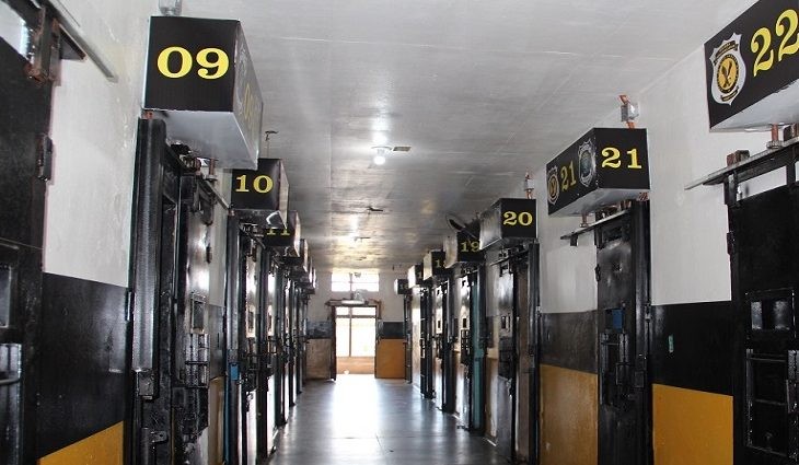 Sistema automático de travamento de portas é implantado em pavilhão da Máxima
