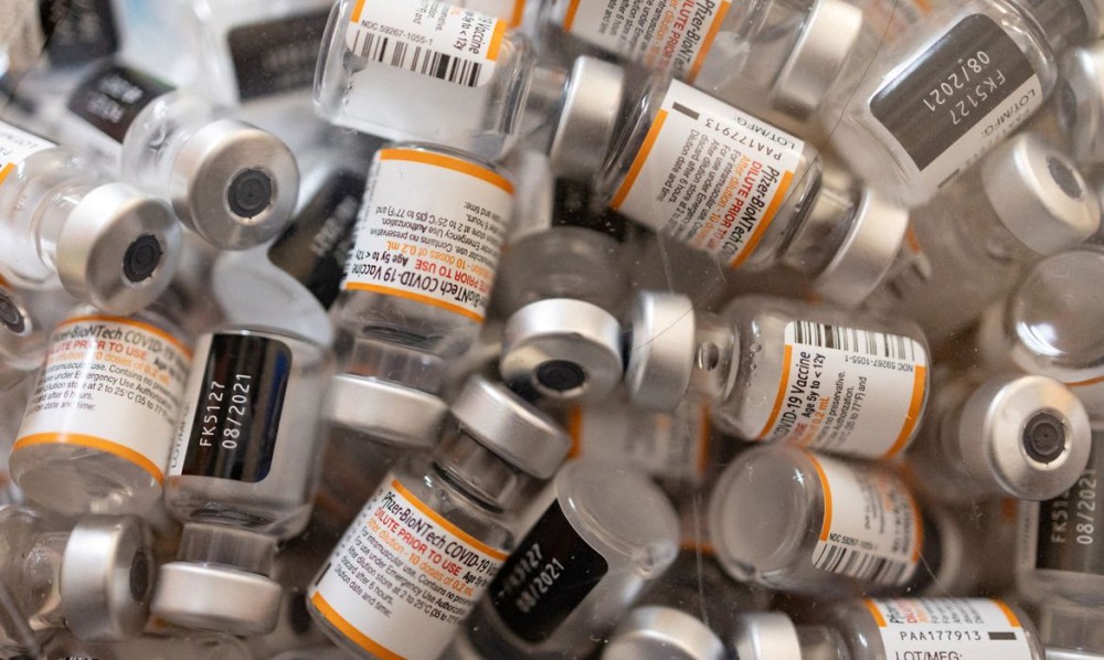 Pfizer: 3 doses contra covid-19 têm boa resposta em menores de 5 anos