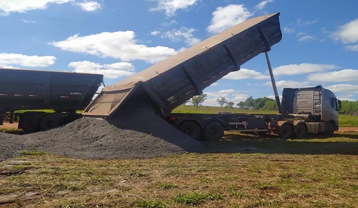 Indígenas da aldeia Guassuty recebem 274 toneladas de calcário