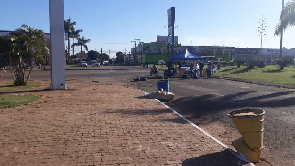 Autoridades buscam acordo para abertura do comércio na fronteira