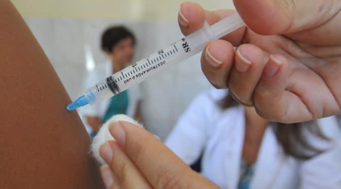 Ponta Porã aplica 4ª dose da vacina contra a Covid-19 para pessoas com 40 anos ou mais