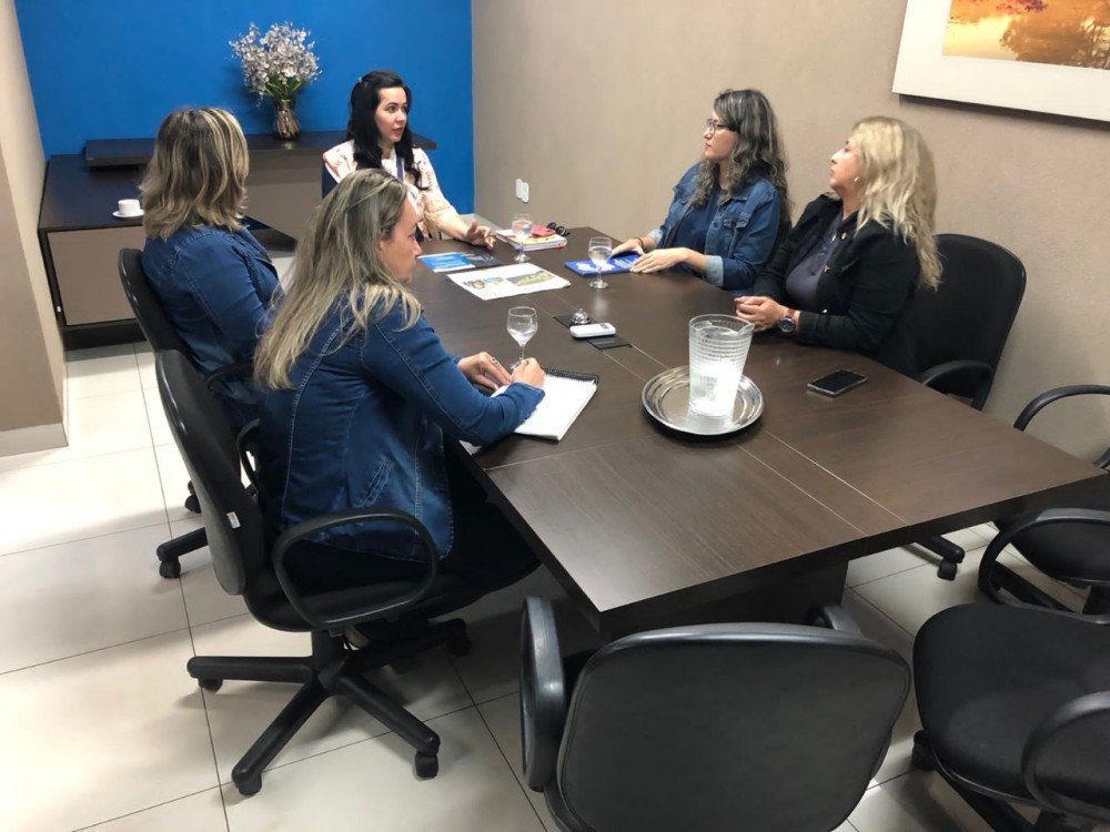 Encontro entre mulheres debate pró-atividade feminina na Acepp