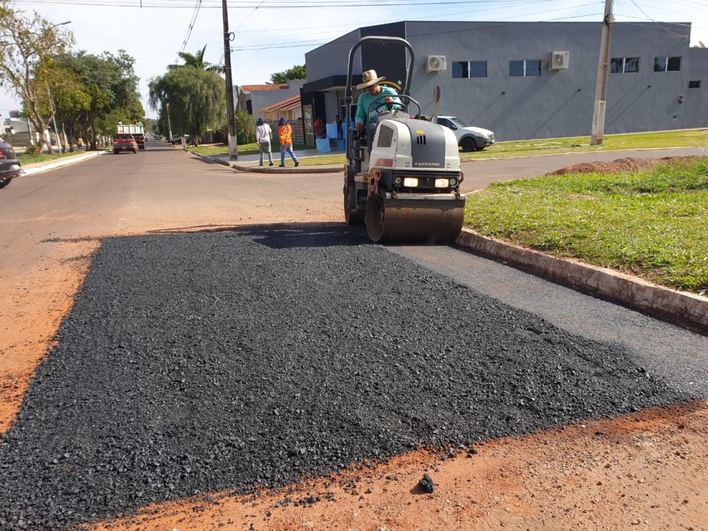 Prefeitura realiza operação tapa-buracos em Ponta Porã
