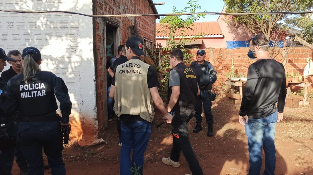 Homem é encontrado morto dentro de casa
