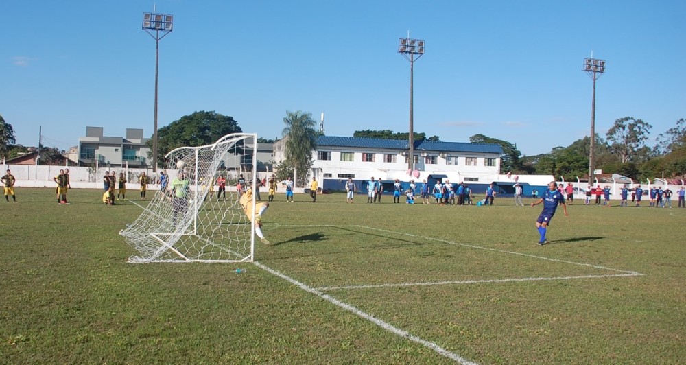 Lendas Master Mbaretê e Sport Cometa decidem a Copa dos 40
