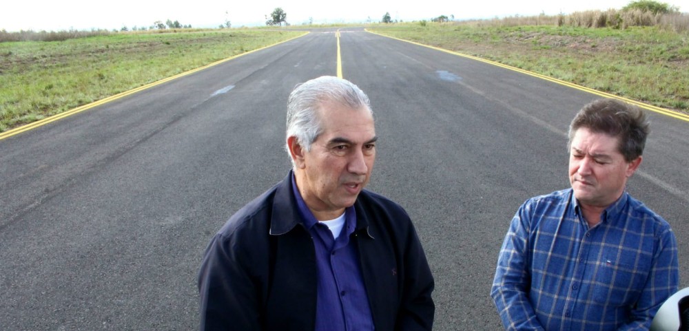 Reinaldo autoriza obra para acabar com erosão em Coxim