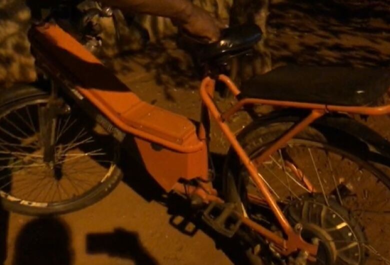 Adolescente de 13 anos em bicicleta elétrica morre ao ser atropelado por ônibus