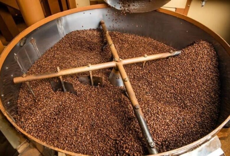 Exportação de café recua em agosto, mas receita cresce 50%