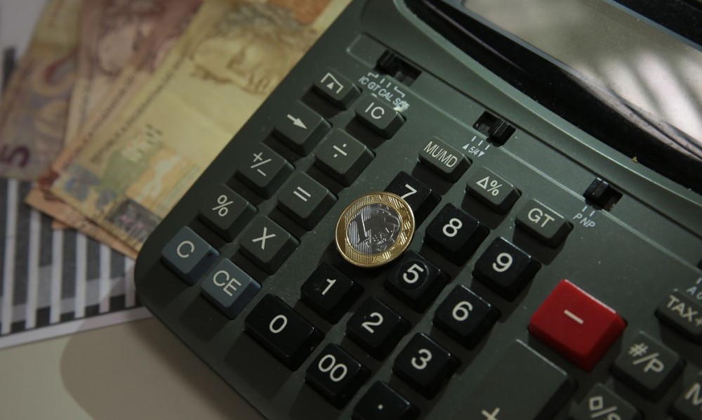 Governo eleva previsão de crescimento da economia para 2,7%