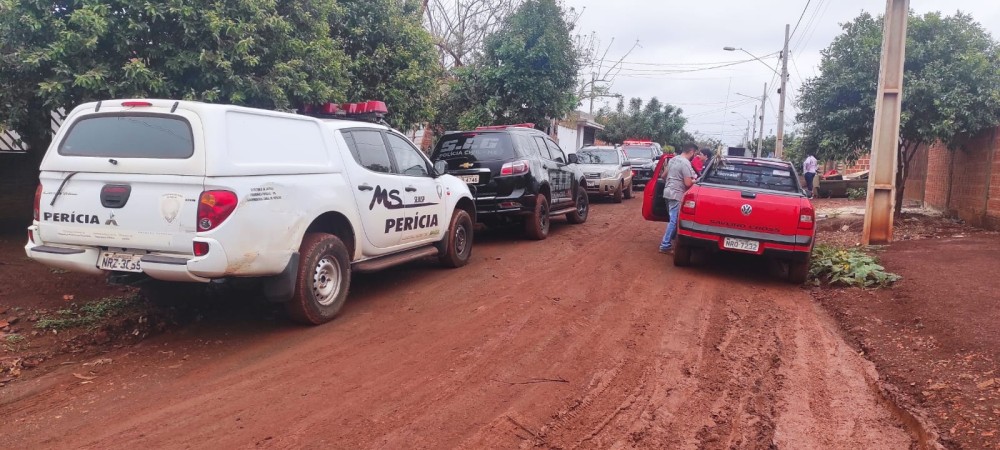 Polícia Civil encontra ossada humana enterrada em fossa