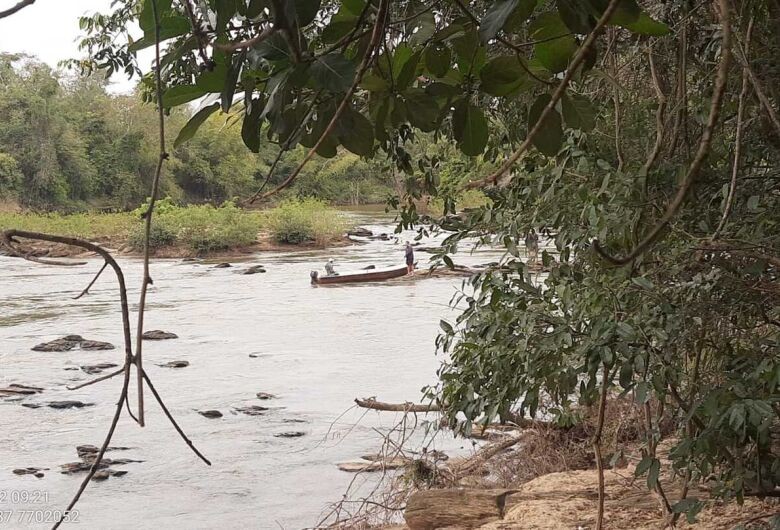 Homem é multado em R$ 1,4 mil por pesca predatória em rio de MS