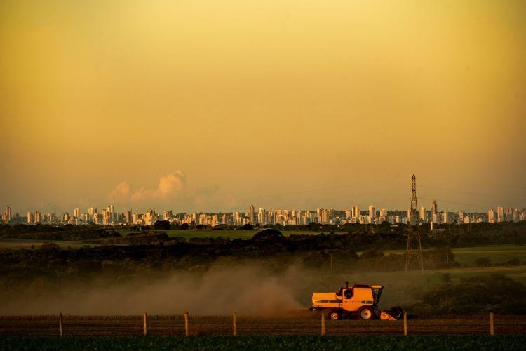Comercialização de tratores e máquinas agrícolas tem projeção de crescimento em 17,7%