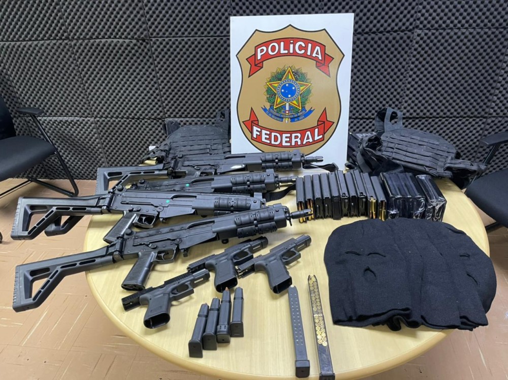 PF apreende armamento que seria usado em roubo