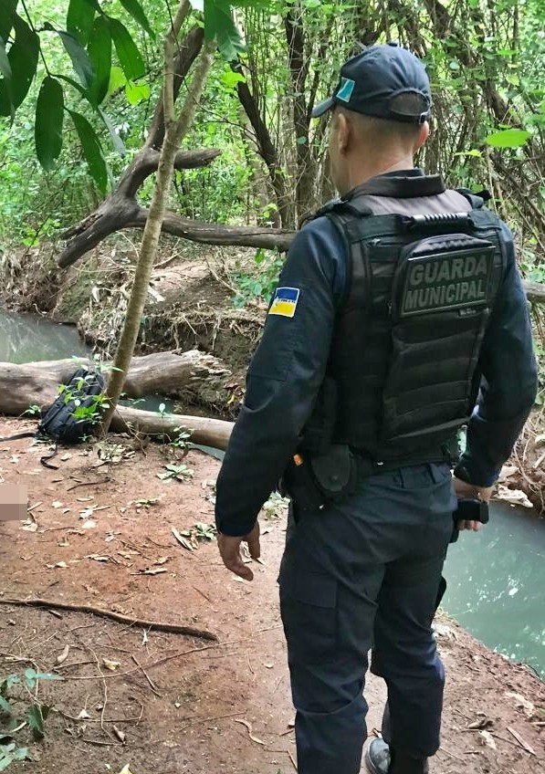 Homem é preso após ser flagrado se masturbando em parque