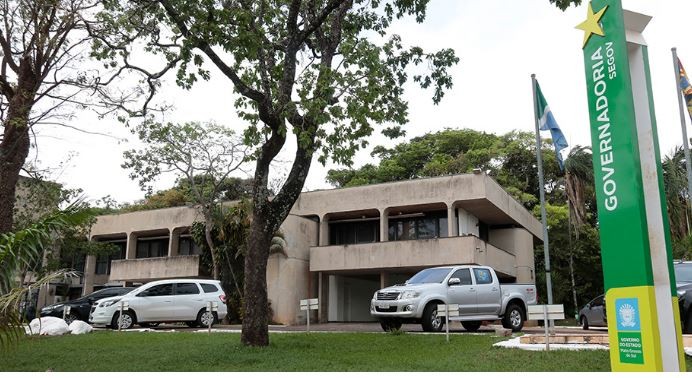 Governo de MS promove 2,6 mil servidores da Educação