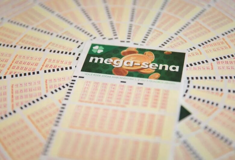 Mega-Sena acumula e pode pagar prêmio de R$ 130 milhões