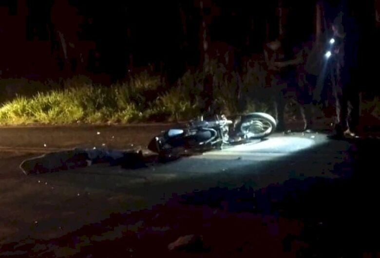 Motociclista de 24 anos morre ao colidir em vaca na MS-276