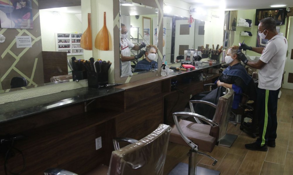 Setor de serviços cresce 0,9% em setembro, informa IBGE