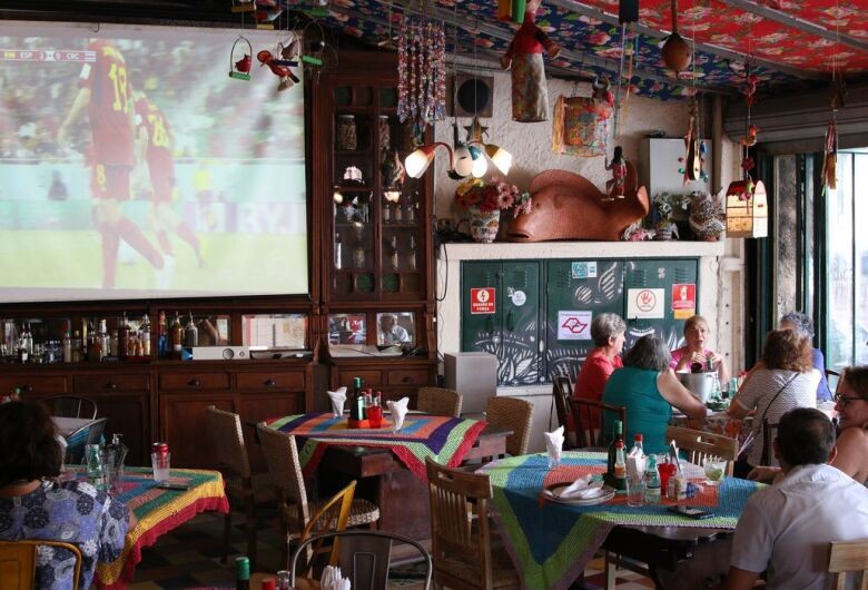 Movimento em bares e restaurantes deve crescer 30% na Copa