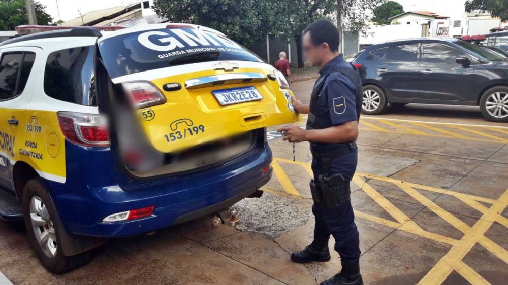 Homem é preso furtando fios de energia de estádio