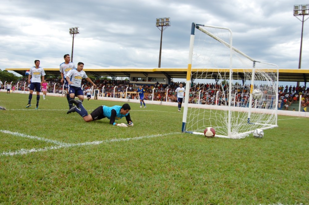 Seva Peroli e Liña são finalistas da Taça Cidade