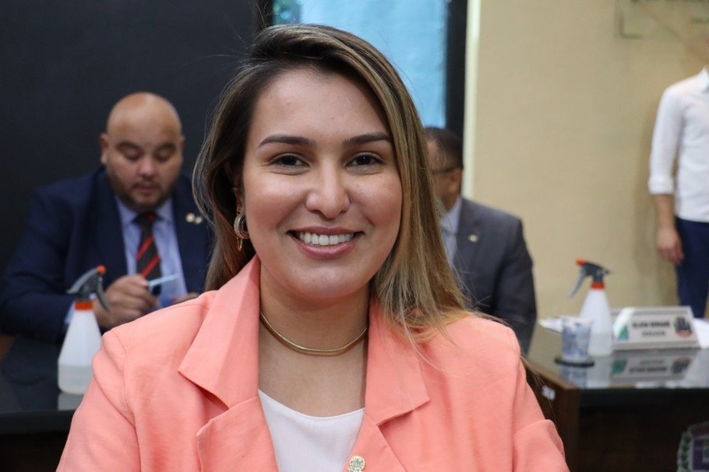 Kamila Alvarenga propõe criação do Conselho da Juventude e pede melhorias no Horto