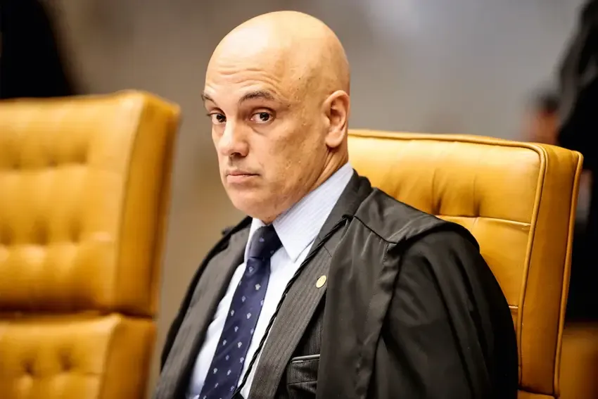 <strong>Ex-juiz protocola pedido de prisão contra Alexandre de Mores no STM</strong>