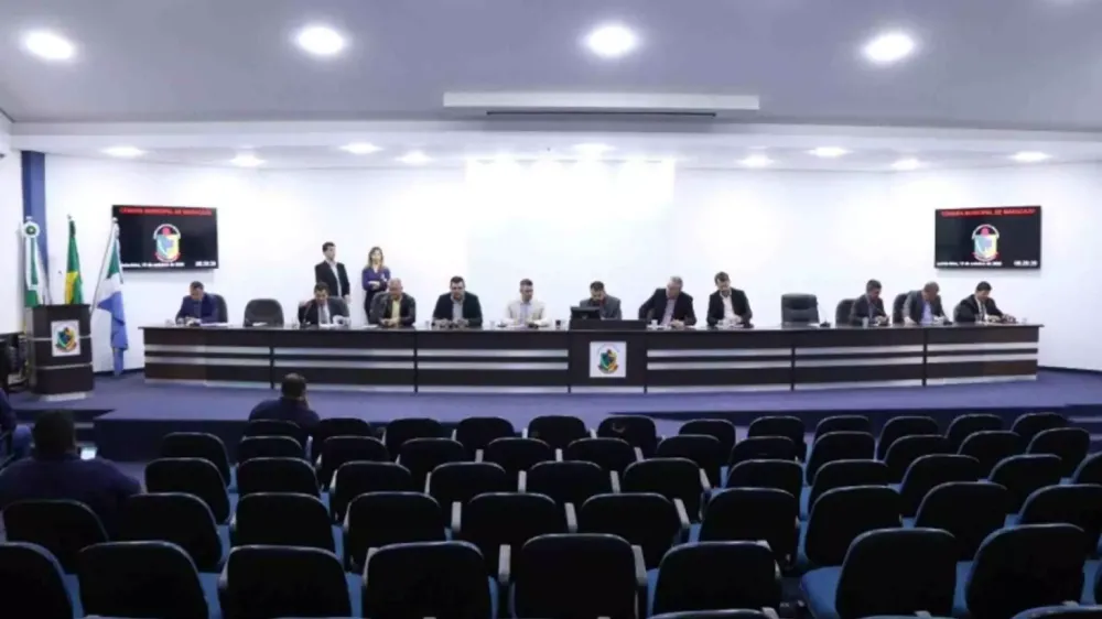 Suplentes de vereadores de Maracaju afastados tomam posse e votam orçamento de R$ 404 mi
