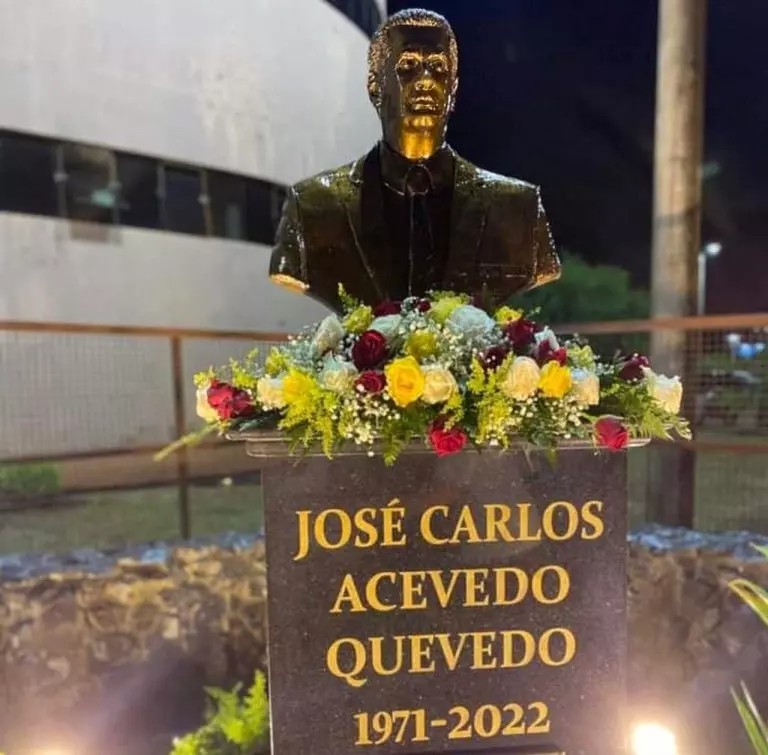 Pedro Juan Caballero inaugura busto de prefeito assassinado