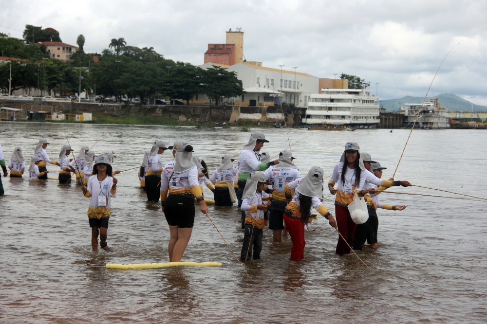 Infanto-juvenil abriu o Festival de Pesca de Corumbá