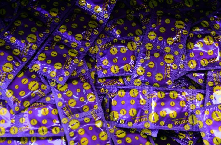 Saúde realiza campanha ‘Desenrola, veste e se joga no Bloquinho’ de prevenção às ISTs no Carnaval