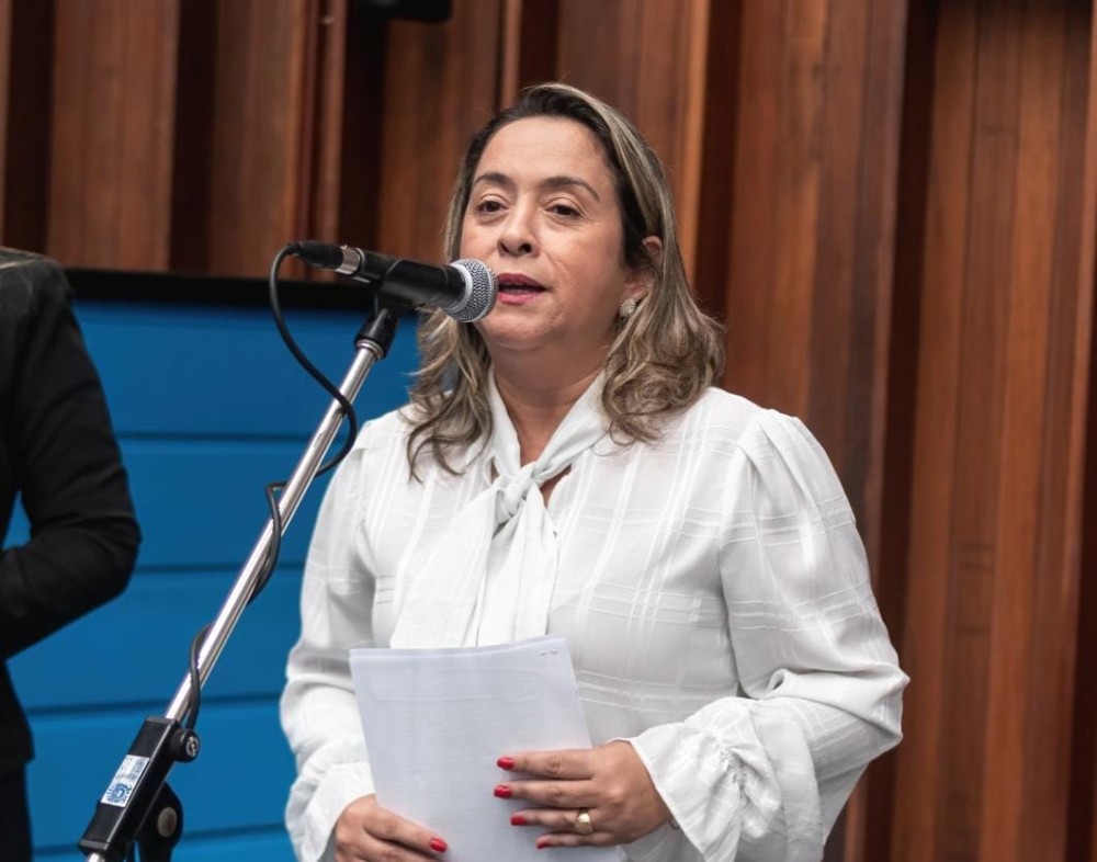 Deputada Lia Nogueira quer a revisão do Cadastro Único do governo estadual